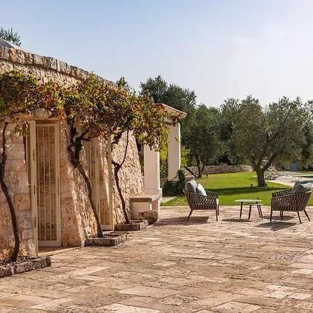 Trullo La Specchia فيلة أوستوني