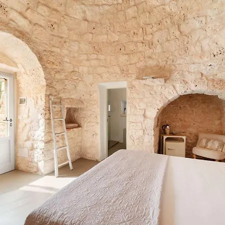 Trullo La Specchia فيلة أوستوني
